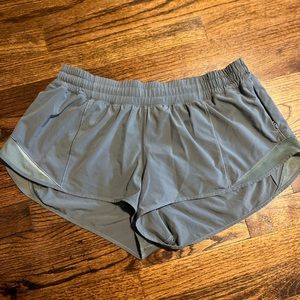 EUC Womens Lululemon Hotty Hot Shorts